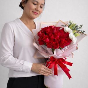 COLECCIÓN MUSAS & REINAS DEL AMOR ETERNO.- CARLOTA 24 ROSAS