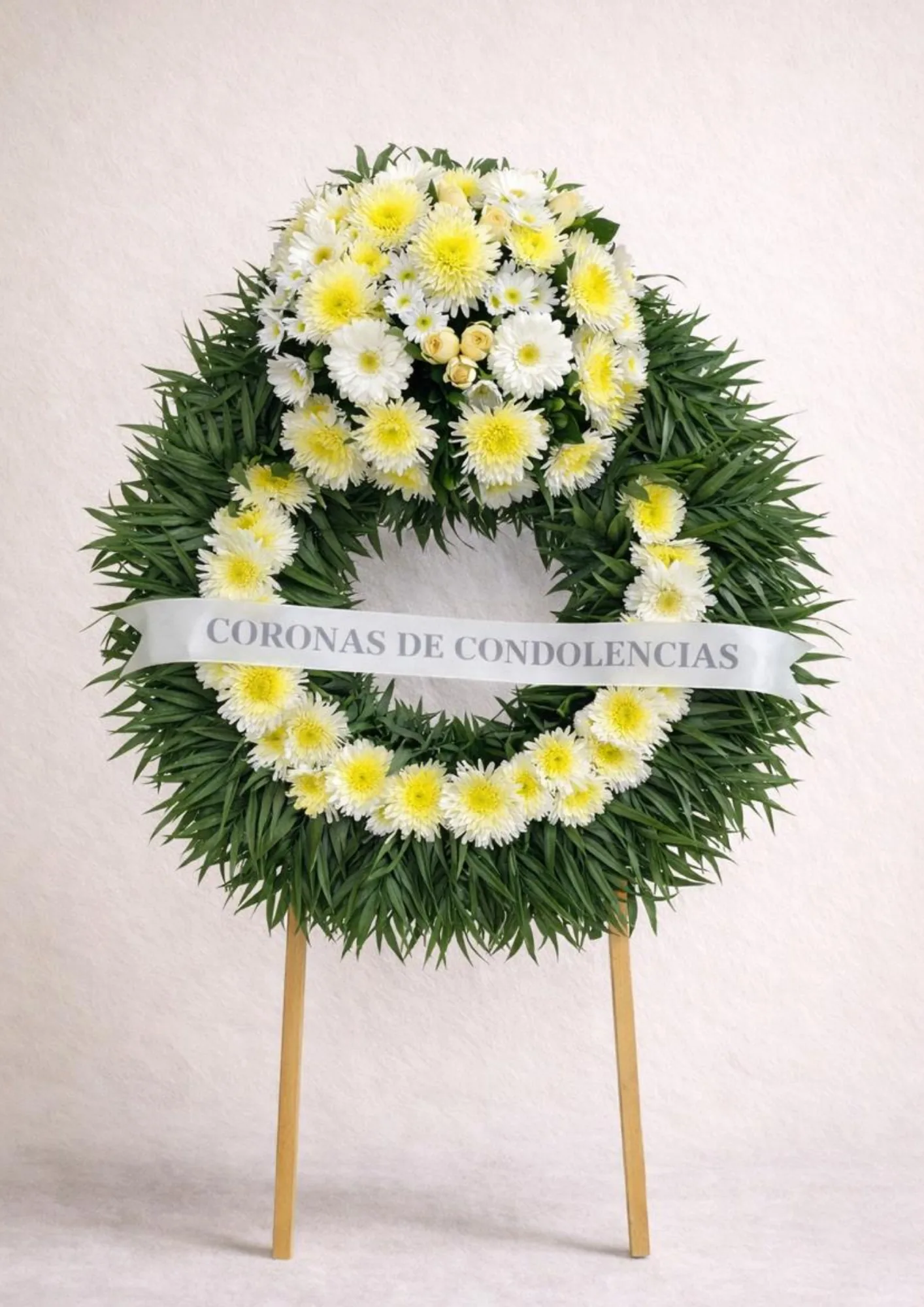 Corona de Pompones de Dos Gardenias: pompones y follaje