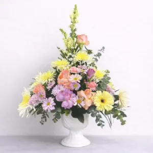 Flores Surtidas de Dos Gardenias: flores surtidas y follaje